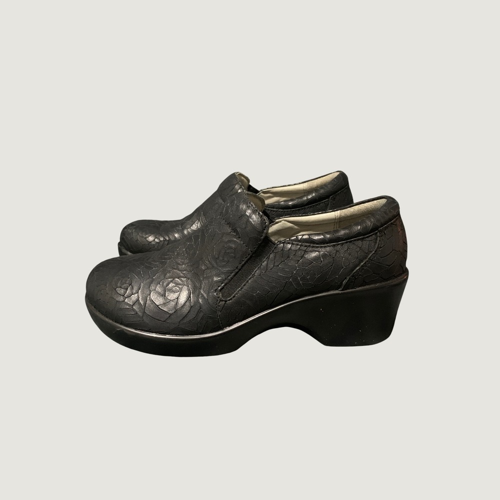 Alegria Eryn Clogs Women 36 6-6.5 Black Rose Embossed Leather Slip On Whimsigoth